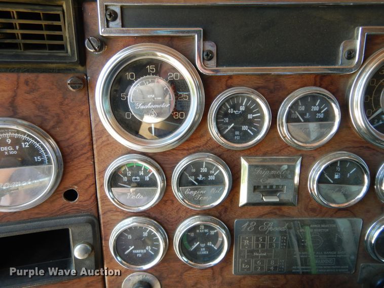 image for item DC2096 1997 Peterbilt 379  semi truck