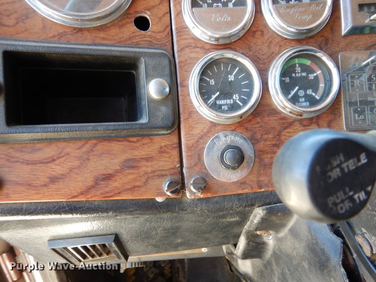 image for item DC2096 1997 Peterbilt 379  semi truck