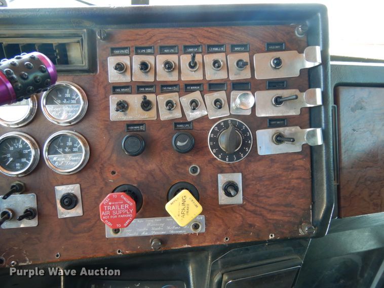 image for item DC2096 1997 Peterbilt 379  semi truck