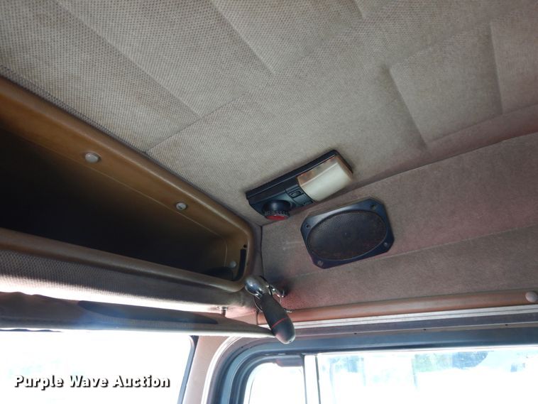 image for item DC2096 1997 Peterbilt 379  semi truck