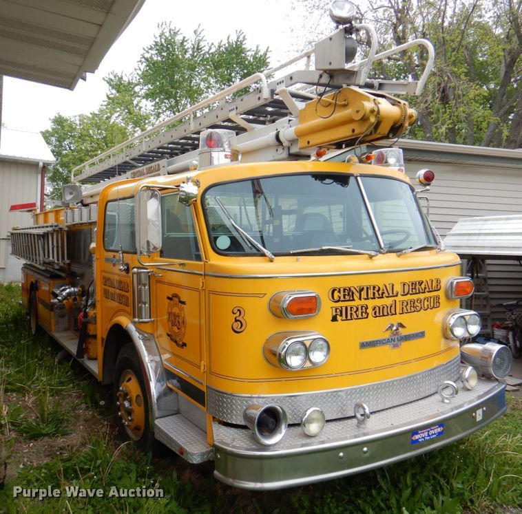 image for item DE8449 1978 American Lafrance  ladder fire truck