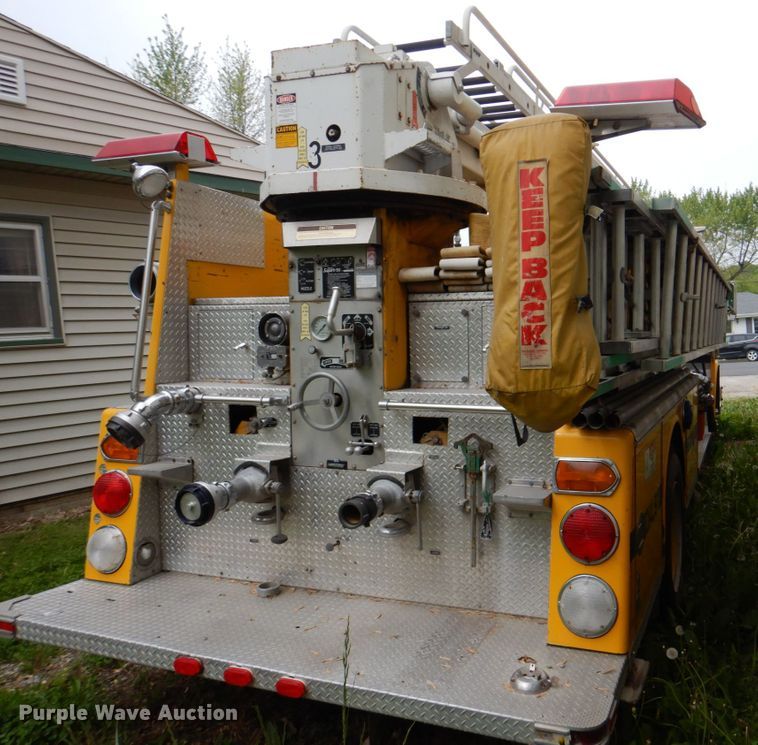 image for item DE8449 1978 American Lafrance  ladder fire truck