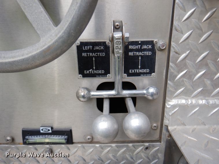 image for item DE8449 1978 American Lafrance  ladder fire truck