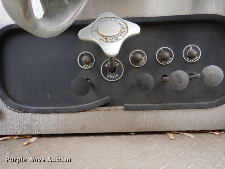 image for item DE8449 1978 American Lafrance  ladder fire truck