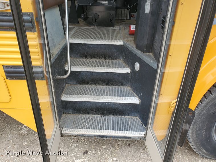 image for item DI4781 1996 International Thomas  school bus