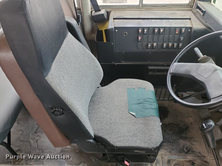 image for item DI4781 1996 International Thomas  school bus