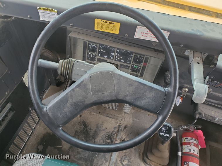 image for item DI4781 1996 International Thomas  school bus