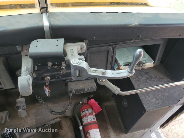 image for item DI4781 1996 International Thomas  school bus