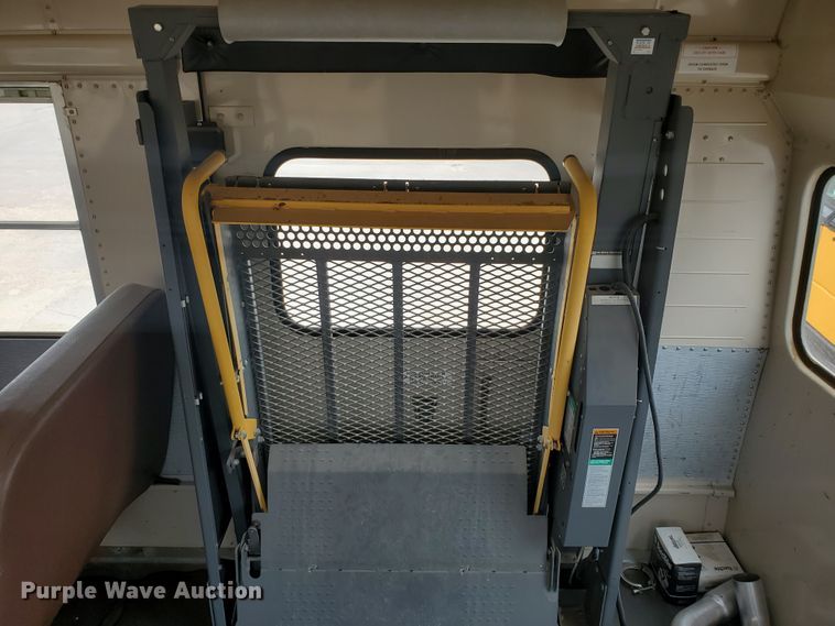 image for item DI4781 1996 International Thomas  school bus