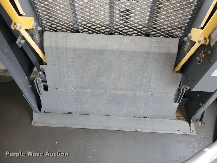 image for item DI4781 1996 International Thomas  school bus