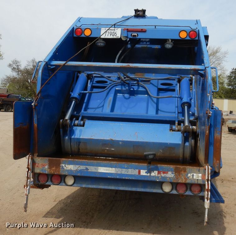 image for item DI6570 2011 Freightliner Business Class M2  refuse truck