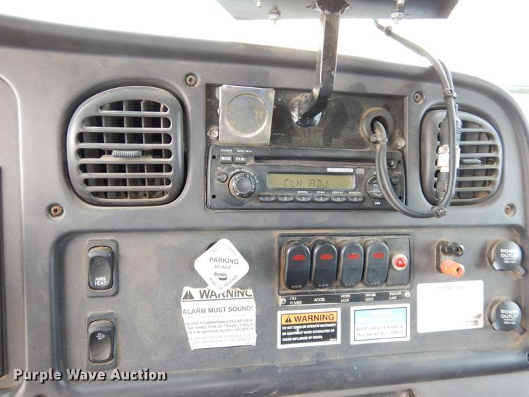 image for item DI6570 2011 Freightliner Business Class M2  refuse truck