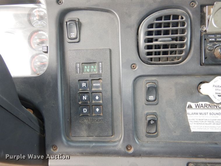 image for item DI6570 2011 Freightliner Business Class M2  refuse truck