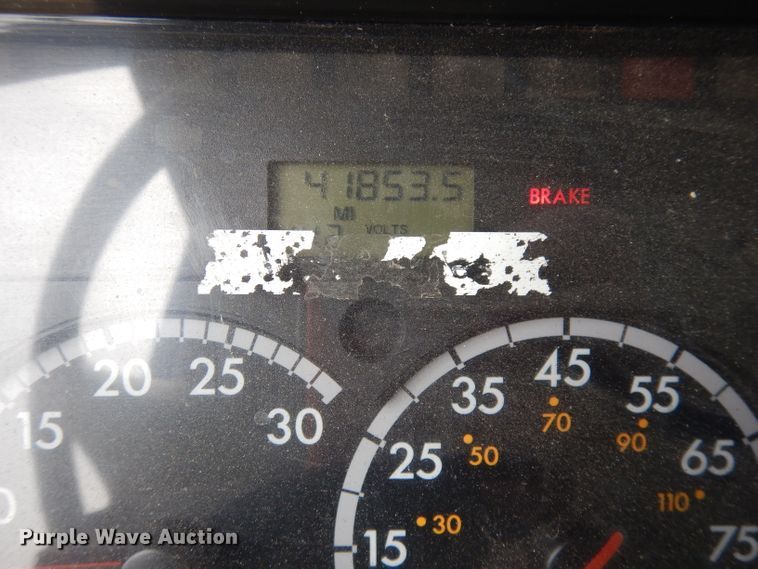 image for item DI6570 2011 Freightliner Business Class M2  refuse truck