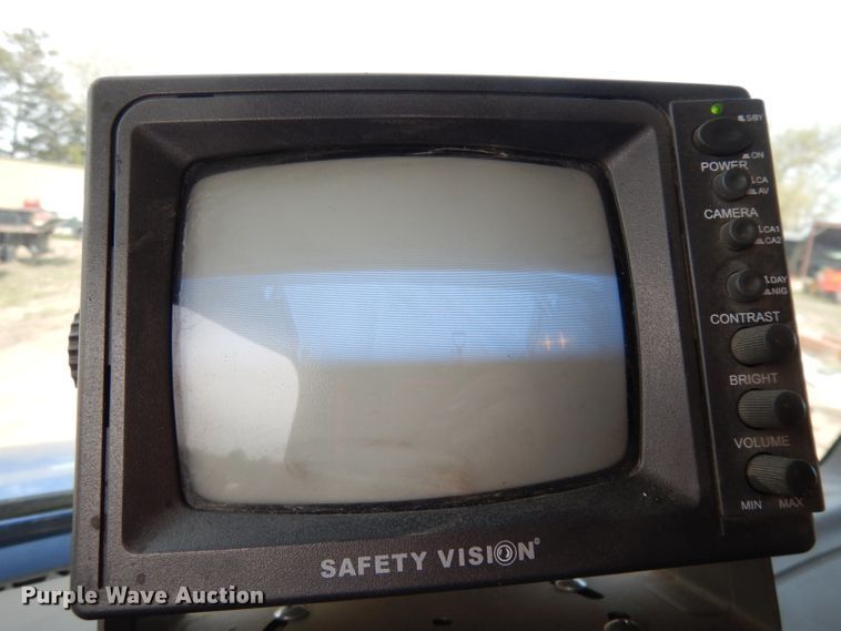 image for item DI6570 2011 Freightliner Business Class M2  refuse truck