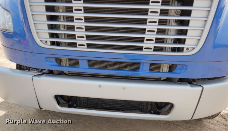 image for item DI6570 2011 Freightliner Business Class M2  refuse truck