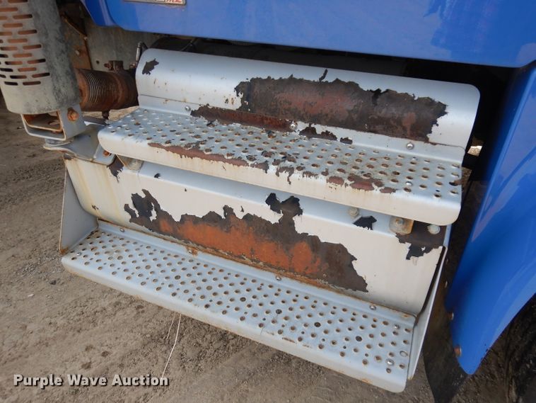 image for item DI6570 2011 Freightliner Business Class M2  refuse truck