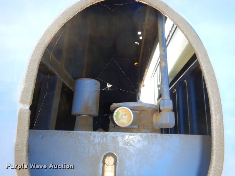 image for item DI6570 2011 Freightliner Business Class M2  refuse truck