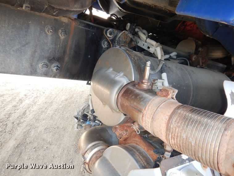 image for item DI6570 2011 Freightliner Business Class M2  refuse truck