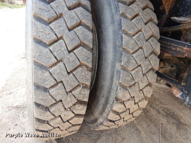 image for item DI6570 2011 Freightliner Business Class M2  refuse truck