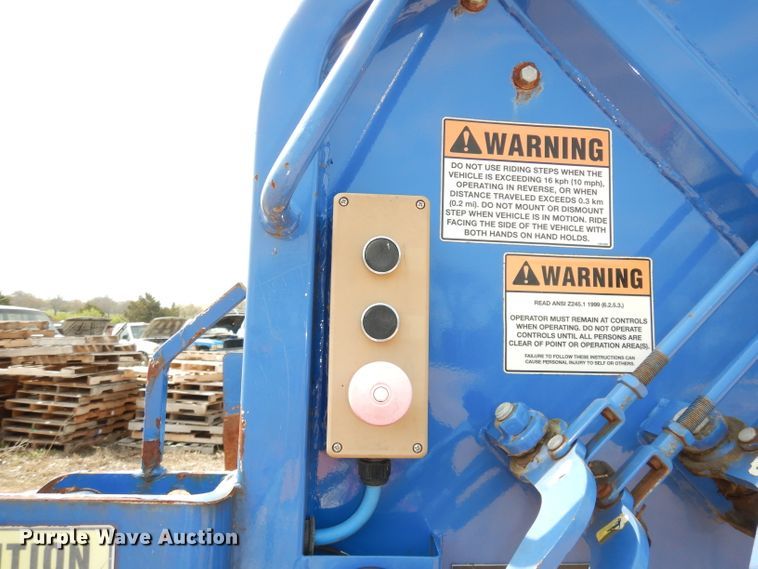 image for item DI6570 2011 Freightliner Business Class M2  refuse truck