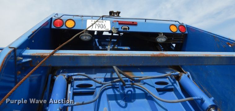 image for item DI6570 2011 Freightliner Business Class M2  refuse truck