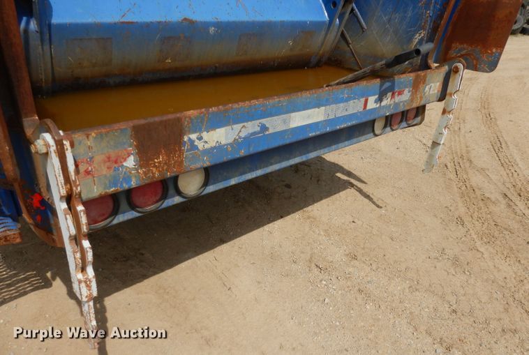 image for item DI6570 2011 Freightliner Business Class M2  refuse truck