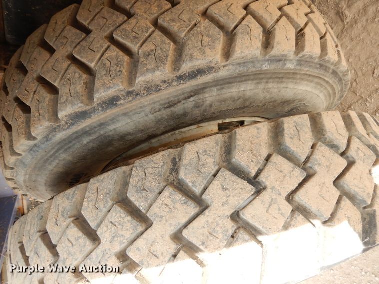 image for item DI6570 2011 Freightliner Business Class M2  refuse truck