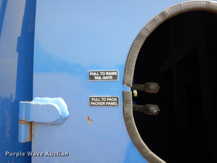 image for item DI6570 2011 Freightliner Business Class M2  refuse truck