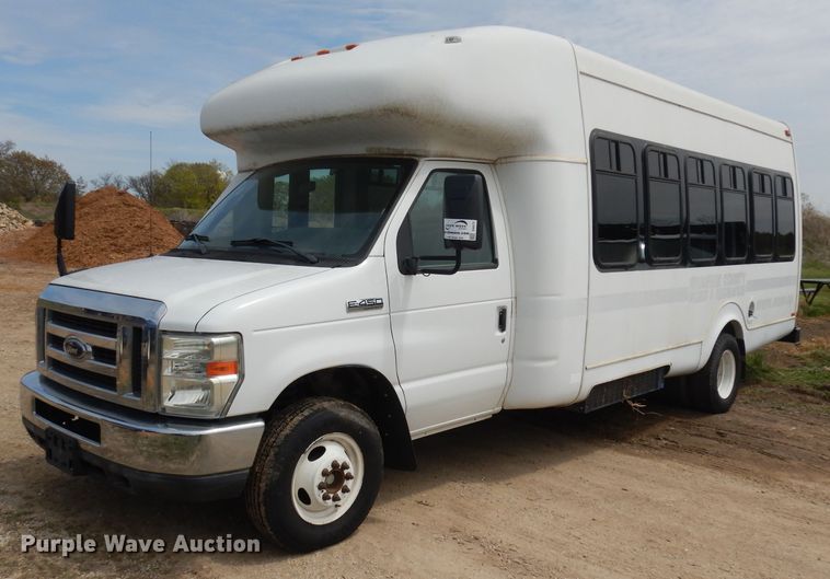 image for item DI6573 2011 Ford Econoline E450 Super Duty  shuttle bus