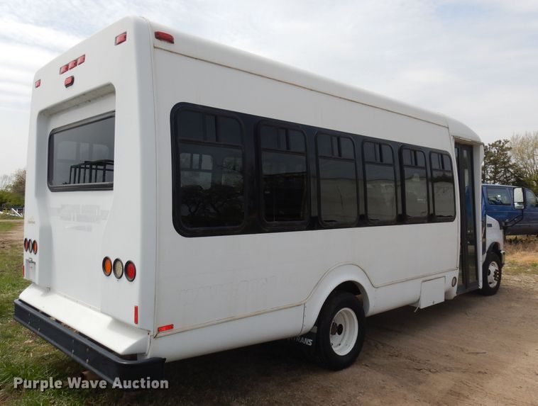 image for item DI6573 2011 Ford Econoline E450 Super Duty  shuttle bus