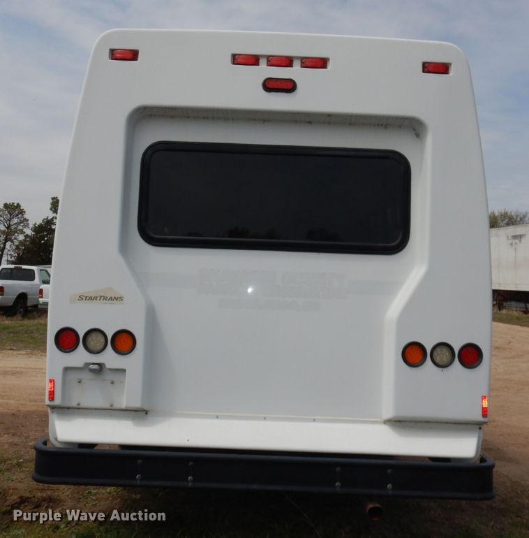 image for item DI6573 2011 Ford Econoline E450 Super Duty  shuttle bus