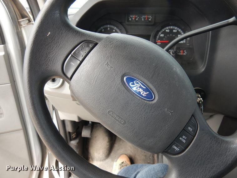 image for item DI6573 2011 Ford Econoline E450 Super Duty  shuttle bus