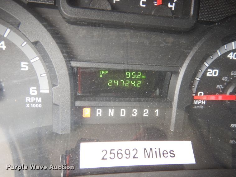 image for item DI6573 2011 Ford Econoline E450 Super Duty  shuttle bus