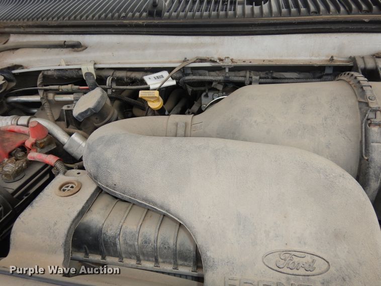 image for item DI6573 2011 Ford Econoline E450 Super Duty  shuttle bus