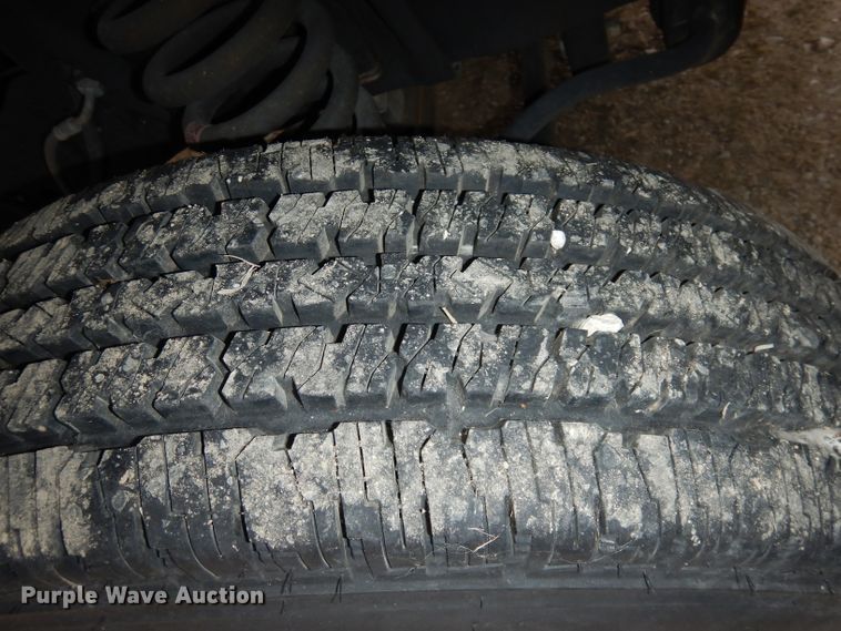 image for item DI6573 2011 Ford Econoline E450 Super Duty  shuttle bus