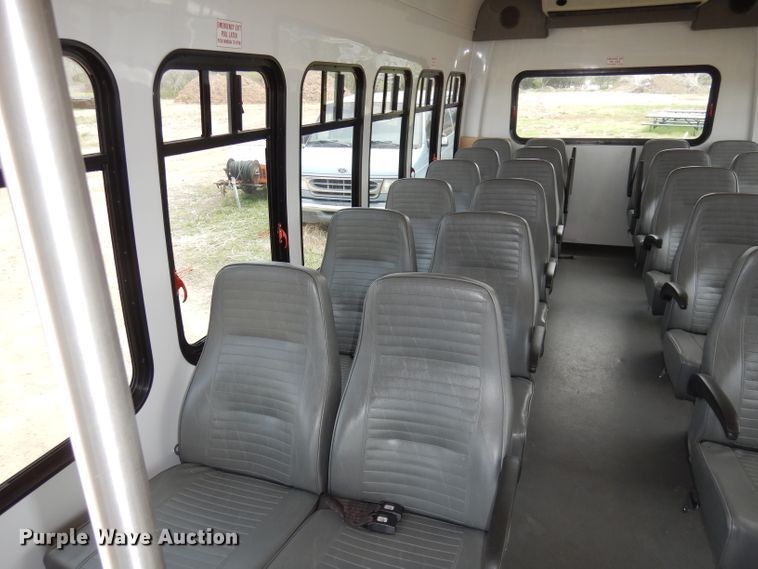 image for item DI6573 2011 Ford Econoline E450 Super Duty  shuttle bus