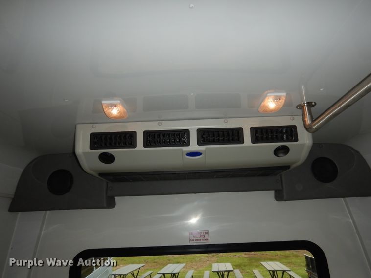 image for item DI6573 2011 Ford Econoline E450 Super Duty  shuttle bus