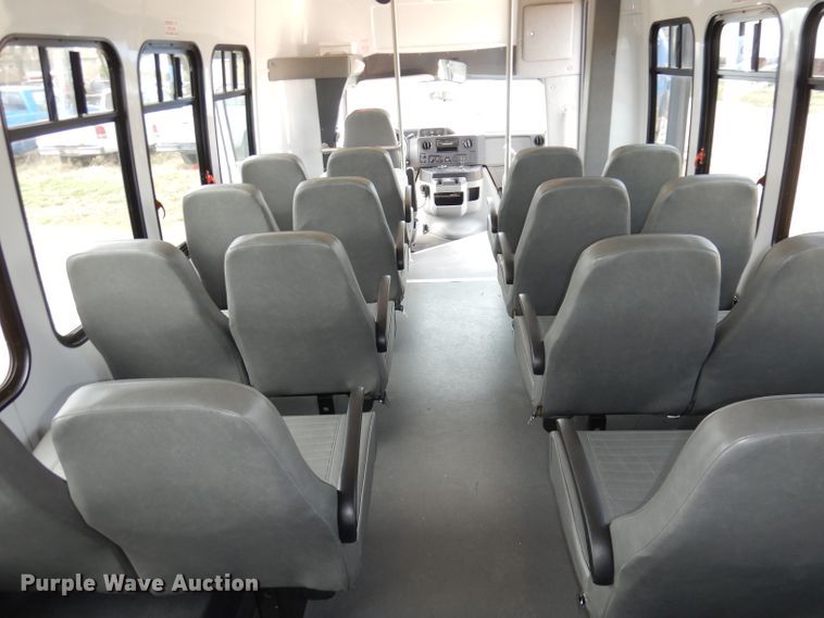image for item DI6573 2011 Ford Econoline E450 Super Duty  shuttle bus