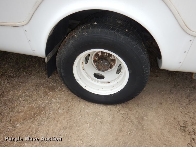 image for item DI6573 2011 Ford Econoline E450 Super Duty  shuttle bus