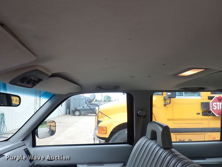 image for item DJ5717 1993 Chevrolet Suburban 1500  SUV