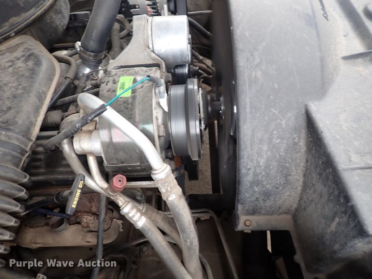 image for item DJ5717 1993 Chevrolet Suburban 1500  SUV