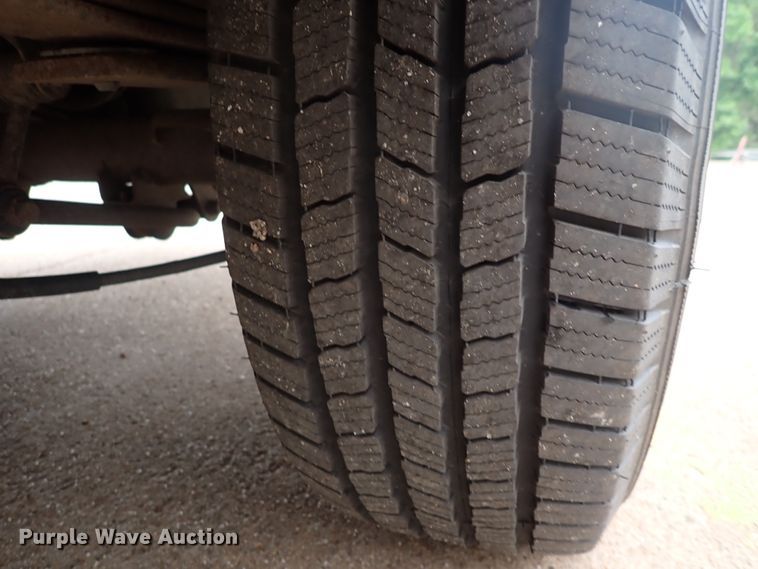 image for item DJ5717 1993 Chevrolet Suburban 1500  SUV