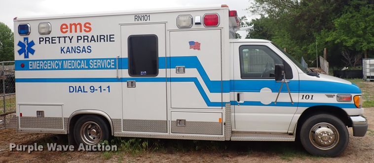 image for item DJ5729 2000 Ford Econoline E350  ambulance