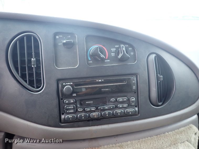 image for item DJ5729 2000 Ford Econoline E350  ambulance