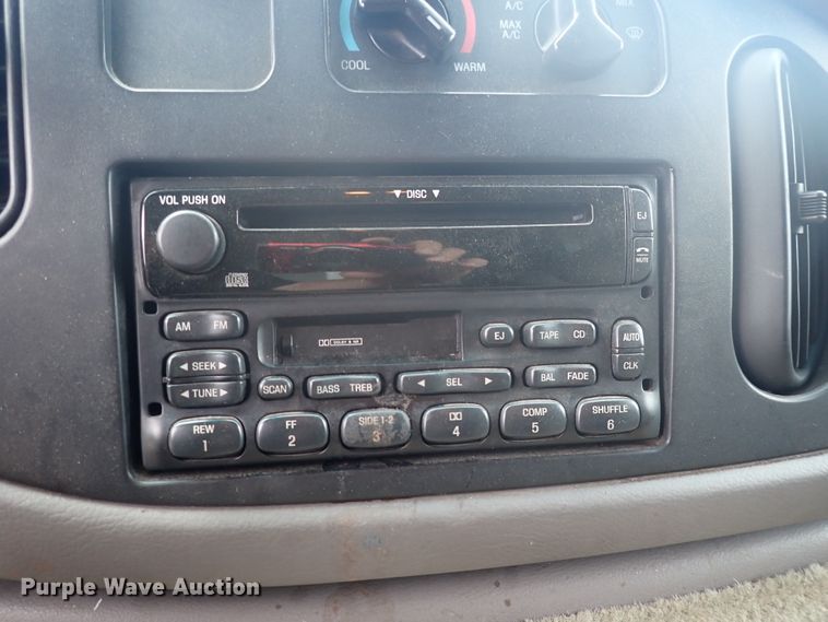 image for item DJ5729 2000 Ford Econoline E350  ambulance