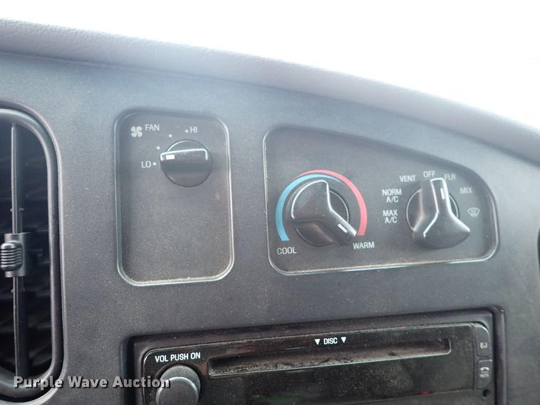 image for item DJ5729 2000 Ford Econoline E350  ambulance