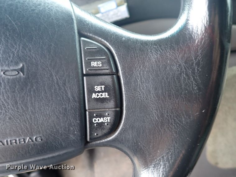 image for item DJ5729 2000 Ford Econoline E350  ambulance