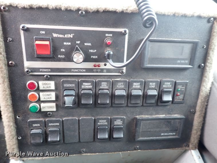 image for item DJ5729 2000 Ford Econoline E350  ambulance