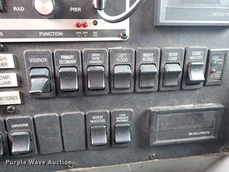 image for item DJ5729 2000 Ford Econoline E350  ambulance